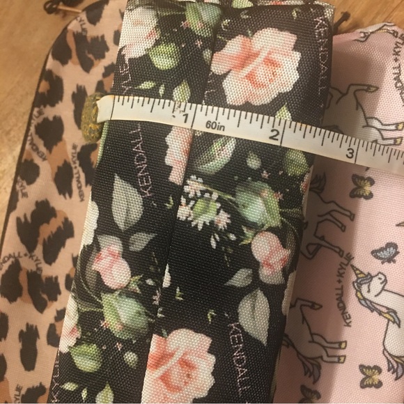 🛑SOLD NWT Kendall + Kylie Set of 3 Multi Purpose Pouches with zipper closure. - Picture 4 of 8